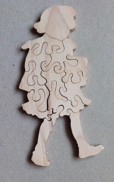 Line-Cut Girl Rear