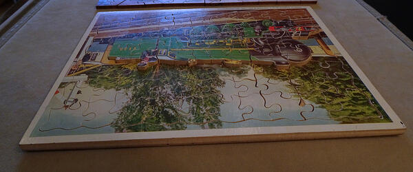 Victory 75pc 3-D Tray Puzzle The Miniature Express 9x7in c1967