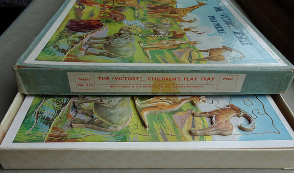 T7 Children's Play Tray Jungle 100pc 0.25in 15.5x9in GR