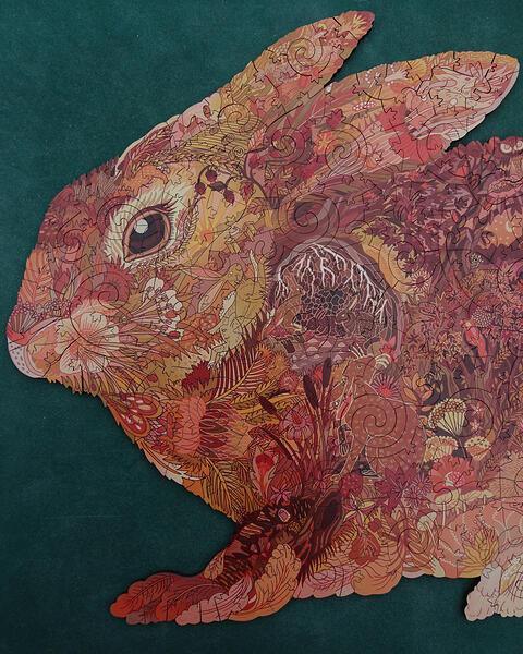 Detail Vine-Cut Burrowing Bunny